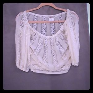 Lace crop top off white s